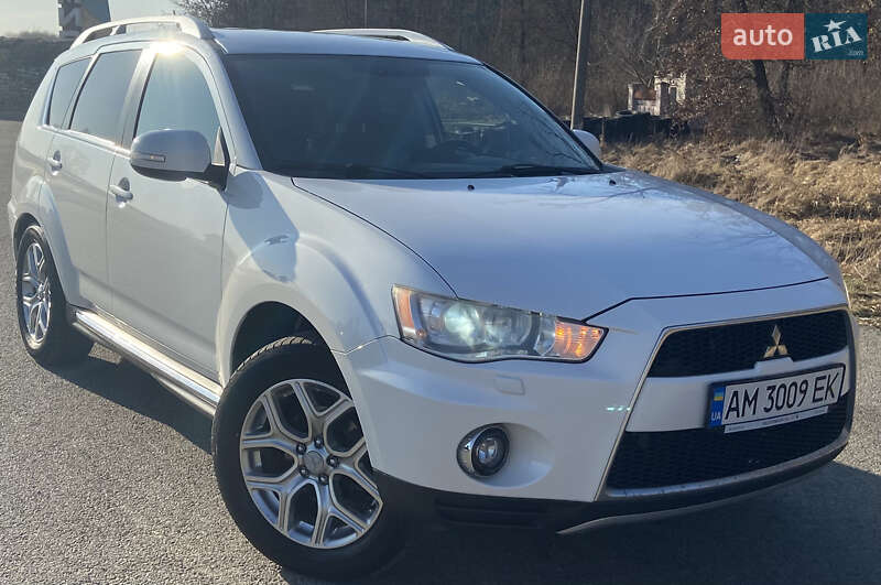 Позашляховик / Кросовер Mitsubishi Outlander 2010 в Житомирі
