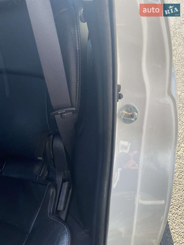 Позашляховик / Кросовер Mitsubishi Outlander 2010 в Житомирі