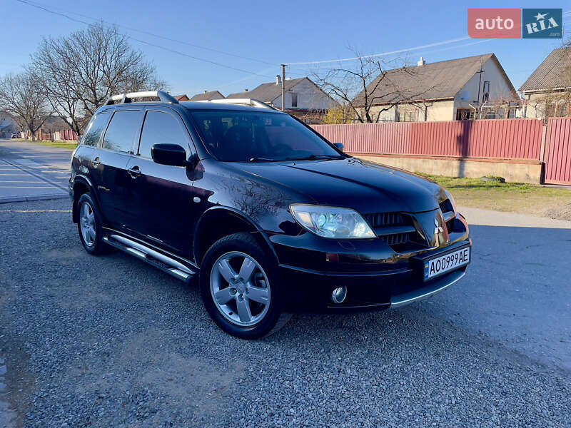 Позашляховик / Кросовер Mitsubishi Outlander 2006 в 