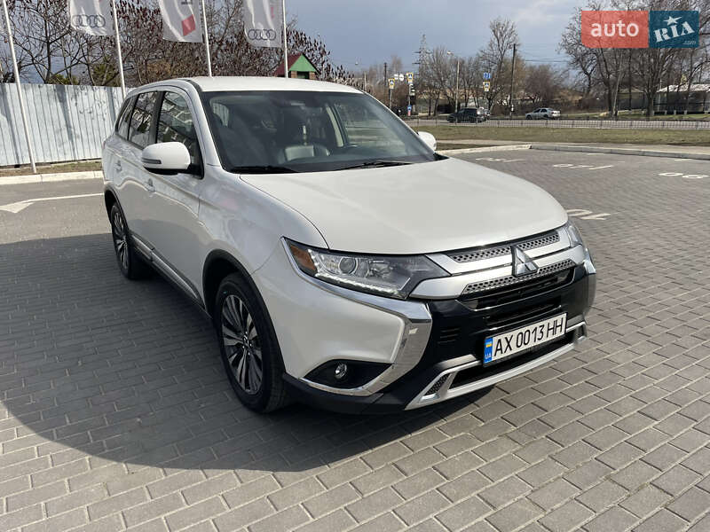 Mitsubishi Outlander 2019