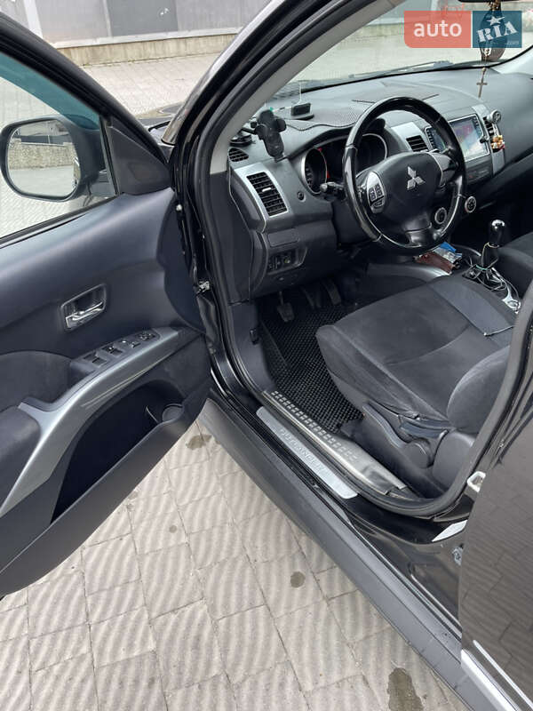 Внедорожник / Кроссовер Mitsubishi Outlander 2009 в Тернополе фото 11 Внедорожник / Кроссовер Mitsubishi Outlander 2009 в Тернополе