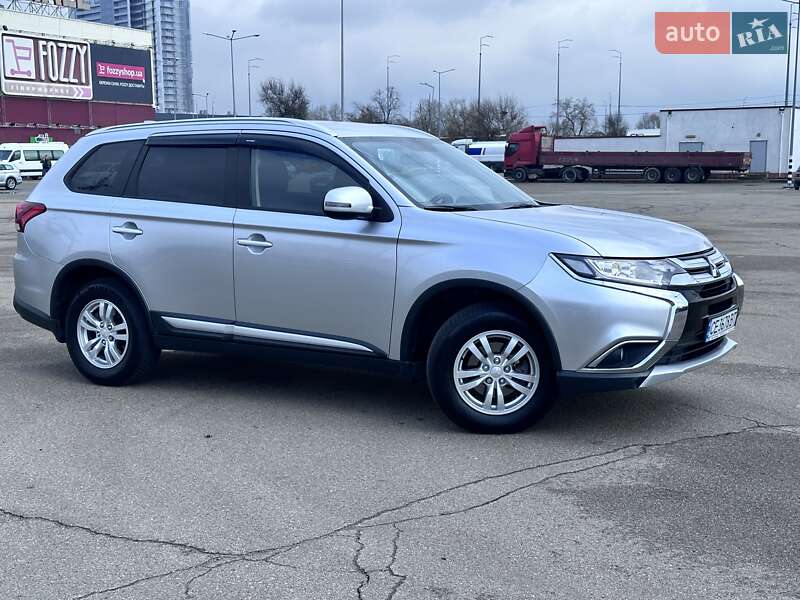 Внедорожник / Кроссовер Mitsubishi Outlander 2018 в Киеве