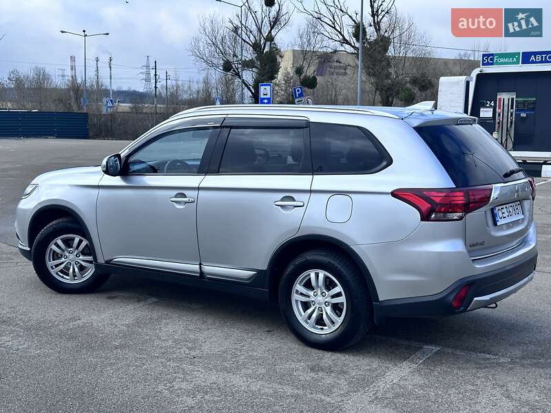 Внедорожник / Кроссовер Mitsubishi Outlander 2018 в Киеве