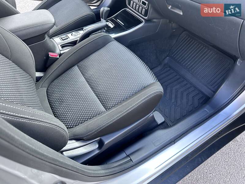 Внедорожник / Кроссовер Mitsubishi Outlander 2018 в Киеве