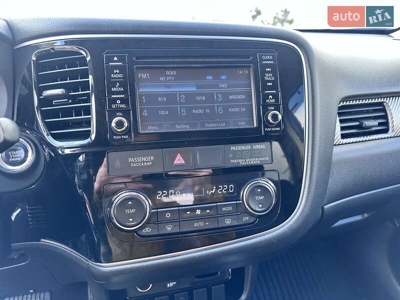 Внедорожник / Кроссовер Mitsubishi Outlander 2018 в Киеве