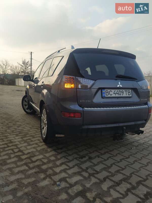 Внедорожник / Кроссовер Mitsubishi Outlander 2008 в Каменке-Бугской