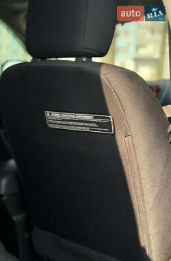 Внедорожник / Кроссовер Mitsubishi Outlander 2014 в 