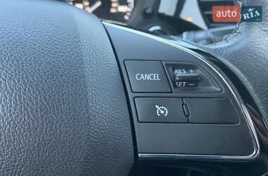 Позашляховик / Кросовер Mitsubishi Outlander 2019 в 