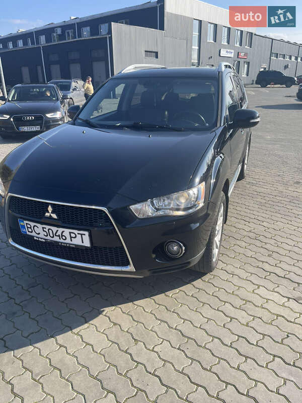 Внедорожник / Кроссовер Mitsubishi Outlander 2009 в Стрые