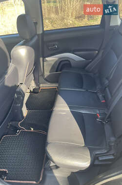 Внедорожник / Кроссовер Mitsubishi Outlander 2009 в 