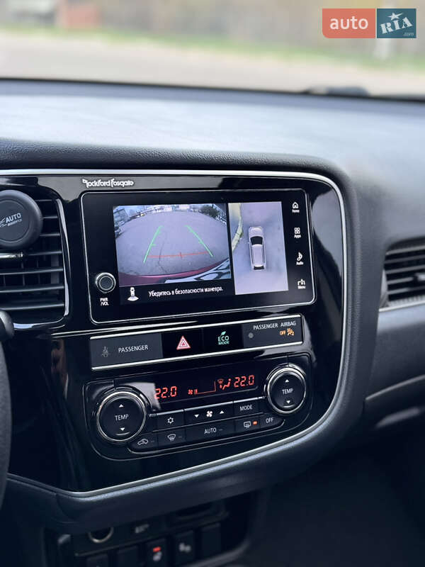 Внедорожник / Кроссовер Mitsubishi Outlander 2018 в Николаеве