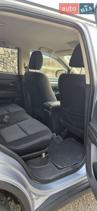 Внедорожник / Кроссовер Mitsubishi Outlander 2015 в Белой Церкви фото 10 Внедорожник / Кроссовер Mitsubishi Outlander 2015 в Белой Церкви