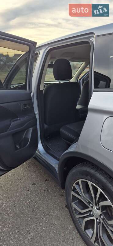 Внедорожник / Кроссовер Mitsubishi Outlander 2015 в Белой Церкви фото 14 Внедорожник / Кроссовер Mitsubishi Outlander 2015 в Белой Церкви