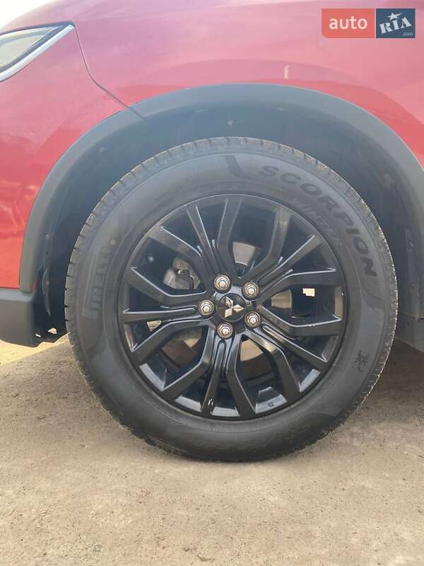 Позашляховик / Кросовер Mitsubishi Outlander 2017 в Кам'янці-Бузькій