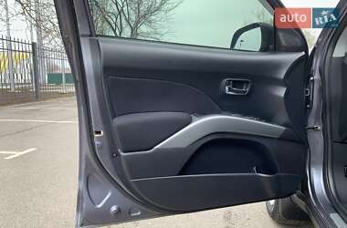 Позашляховик / Кросовер Mitsubishi Outlander 2008 в 