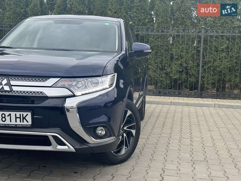 Позашляховик / Кросовер Mitsubishi Outlander 2021 в Одесі