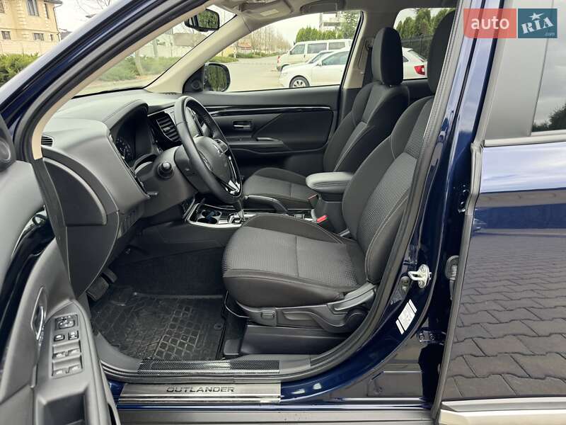 Позашляховик / Кросовер Mitsubishi Outlander 2021 в Одесі