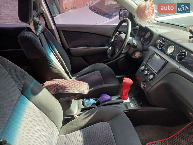 Позашляховик / Кросовер Mitsubishi Outlander 2004 в Білій Церкві