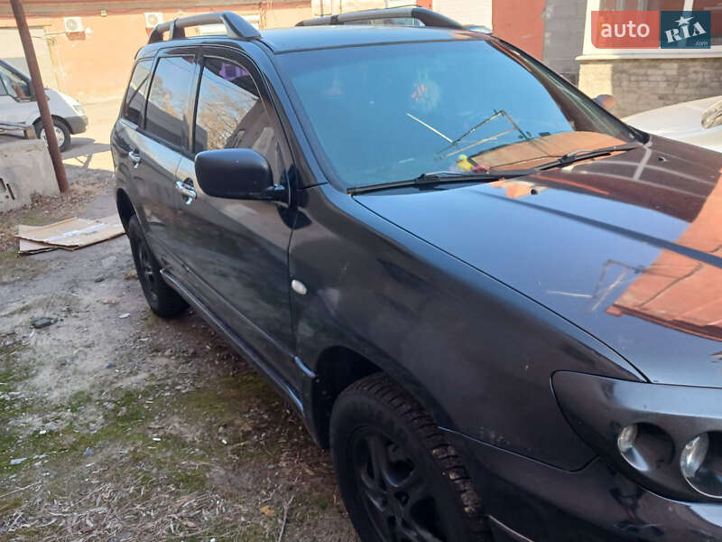 Позашляховик / Кросовер Mitsubishi Outlander 2004 в Білій Церкві
