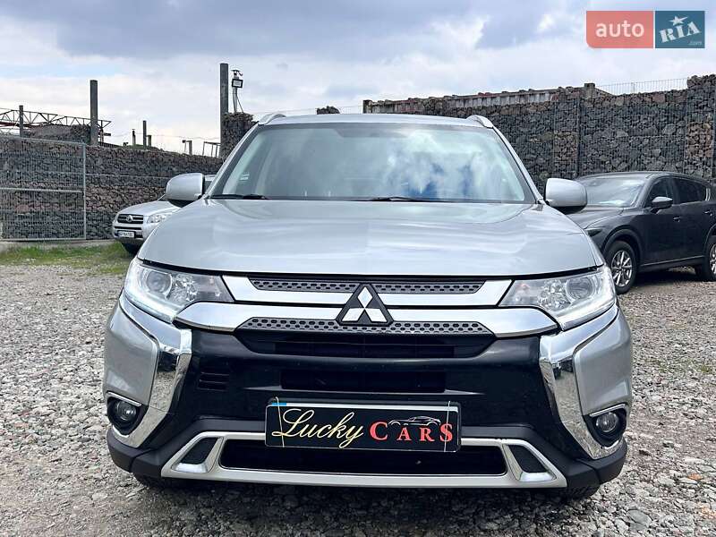 Позашляховик / Кросовер Mitsubishi Outlander 2018 в Одесі