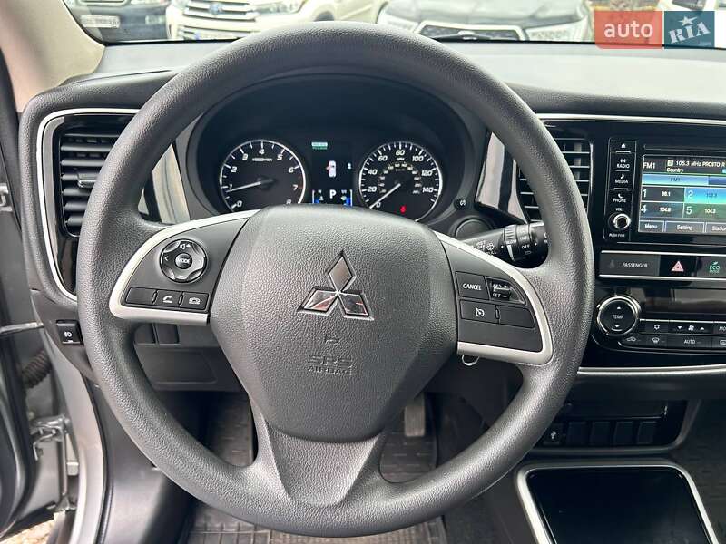 Позашляховик / Кросовер Mitsubishi Outlander 2018 в Одесі