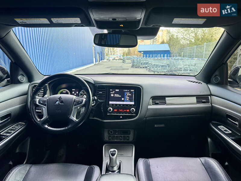 Позашляховик / Кросовер Mitsubishi Outlander 2020 в Львові