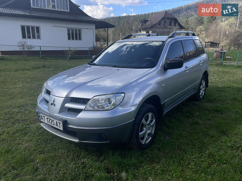 Внедорожник / Кроссовер Mitsubishi Outlander 2005 в Яремче
