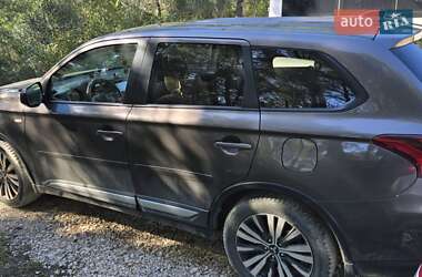 Внедорожник / Кроссовер Mitsubishi Outlander 2019 в Мукачево
