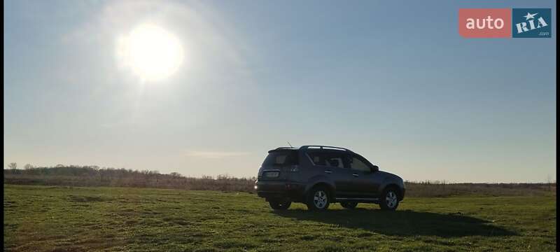 Внедорожник / Кроссовер Mitsubishi Outlander 2010 в Харькове