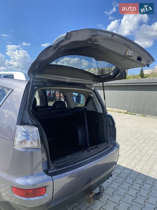 Позашляховик / Кросовер Mitsubishi Outlander 2010 в Дрогобичі