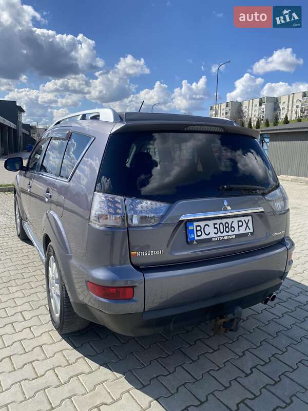 Позашляховик / Кросовер Mitsubishi Outlander 2010 в Дрогобичі