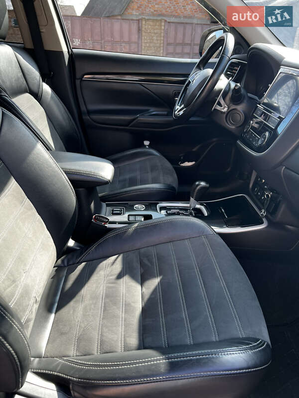 Внедорожник / Кроссовер Mitsubishi Outlander 2019 в Харькове