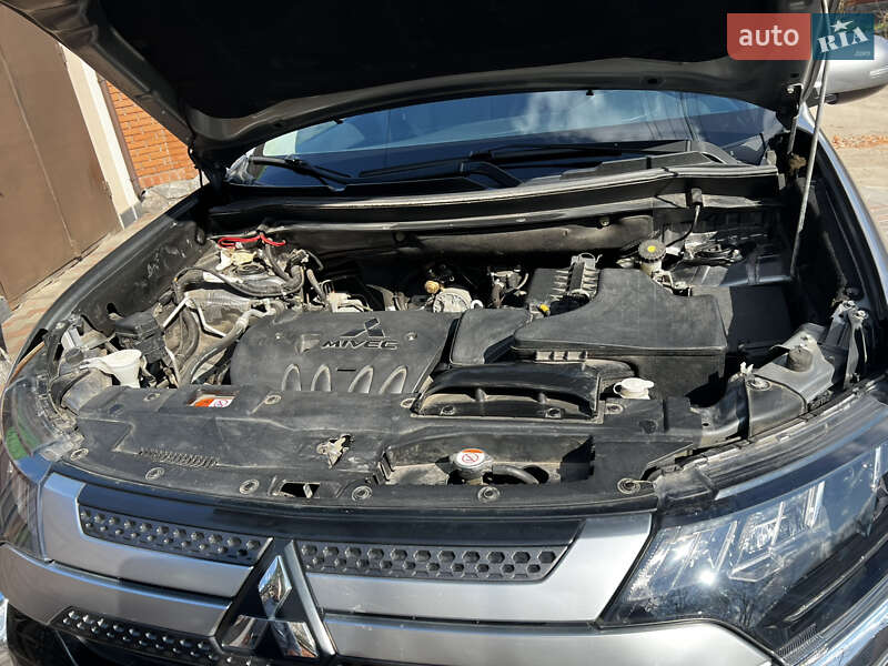 Внедорожник / Кроссовер Mitsubishi Outlander 2019 в Харькове