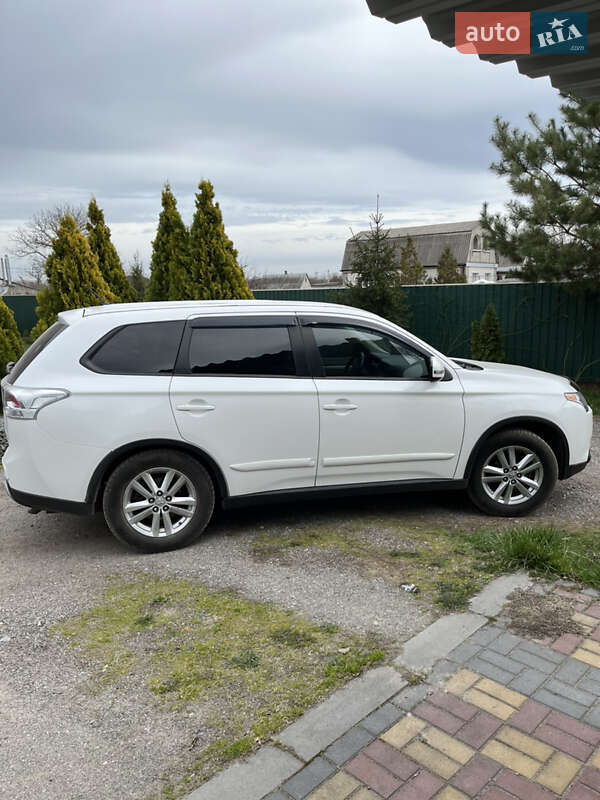 Внедорожник / Кроссовер Mitsubishi Outlander 2014 в Днепре