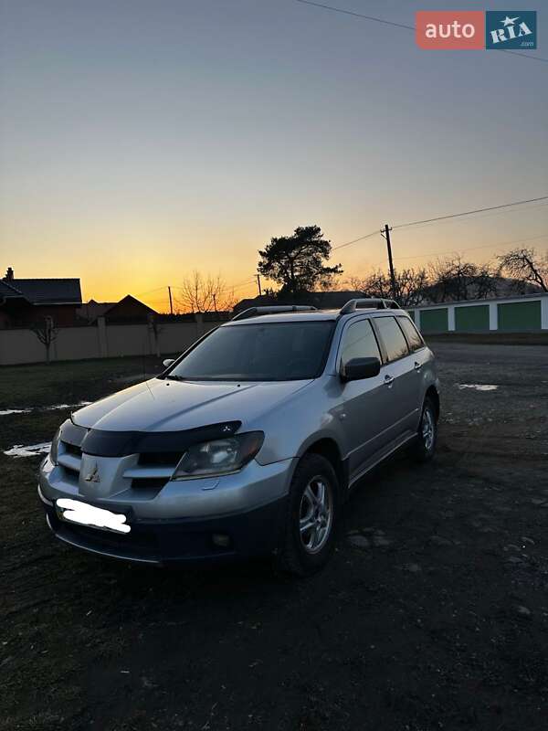 Позашляховик / Кросовер Mitsubishi Outlander 2004 в Мукачевому
