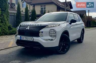 Позашляховик / Кросовер Mitsubishi Outlander 2022 в Києві