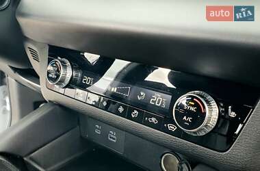 Внедорожник / Кроссовер Mitsubishi Outlander 2022 в 