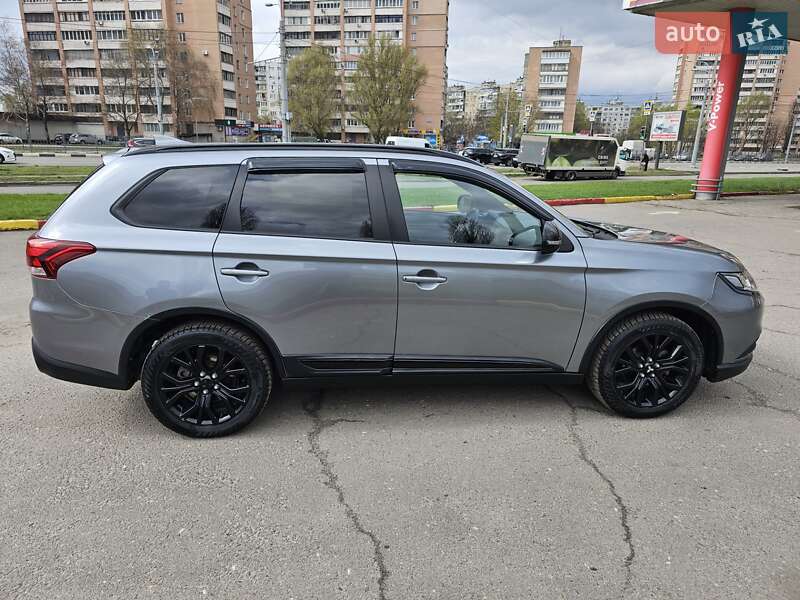 Внедорожник / Кроссовер Mitsubishi Outlander 2018 в Харькове
