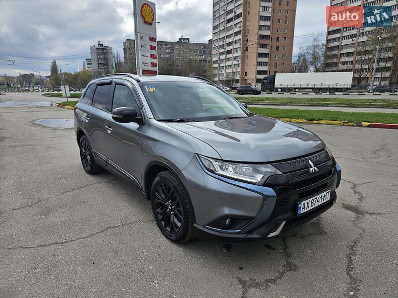Внедорожник / Кроссовер Mitsubishi Outlander 2018 в Харькове