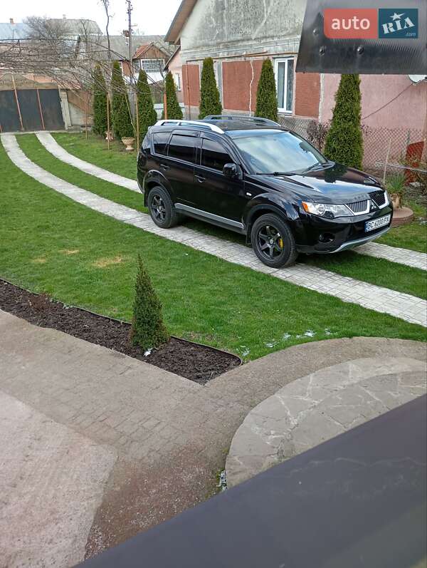 Внедорожник / Кроссовер Mitsubishi Outlander 2008 в Винниках