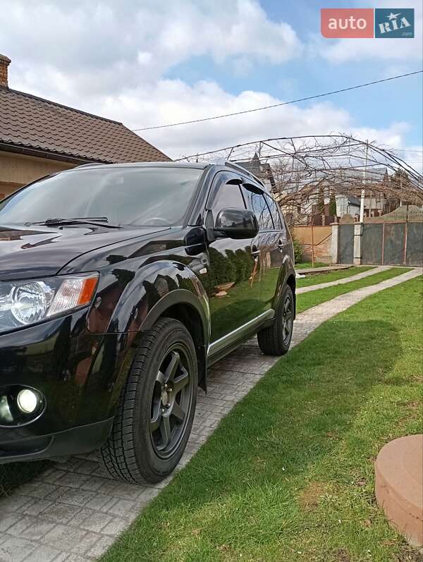 Внедорожник / Кроссовер Mitsubishi Outlander 2008 в Винниках