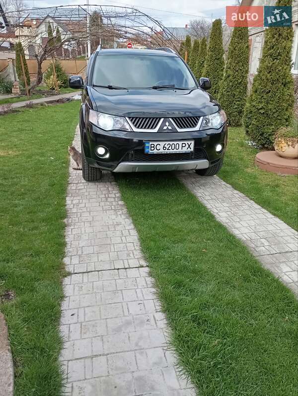 Внедорожник / Кроссовер Mitsubishi Outlander 2008 в Винниках