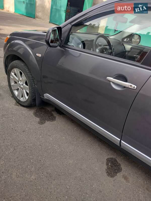 Позашляховик / Кросовер Mitsubishi Outlander 2008 в Рені фото 6 Позашляховик / Кросовер Mitsubishi Outlander 2008 в Рені