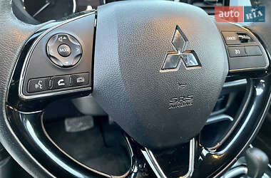 Внедорожник / Кроссовер Mitsubishi Outlander 2019 в 