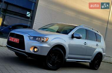 Позашляховик / Кросовер Mitsubishi Outlander 2011 в 