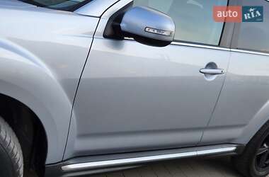 Позашляховик / Кросовер Mitsubishi Outlander 2011 в 