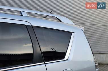 Позашляховик / Кросовер Mitsubishi Outlander 2011 в 