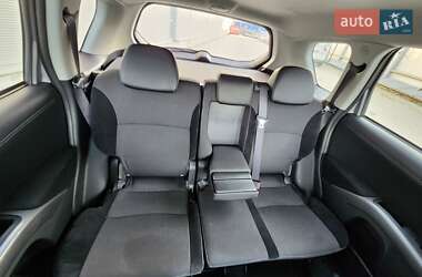 Позашляховик / Кросовер Mitsubishi Outlander 2011 в 