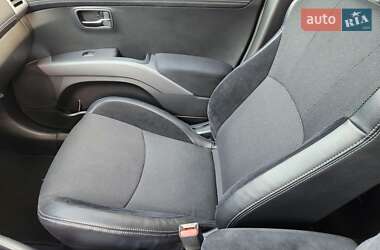 Позашляховик / Кросовер Mitsubishi Outlander 2011 в 