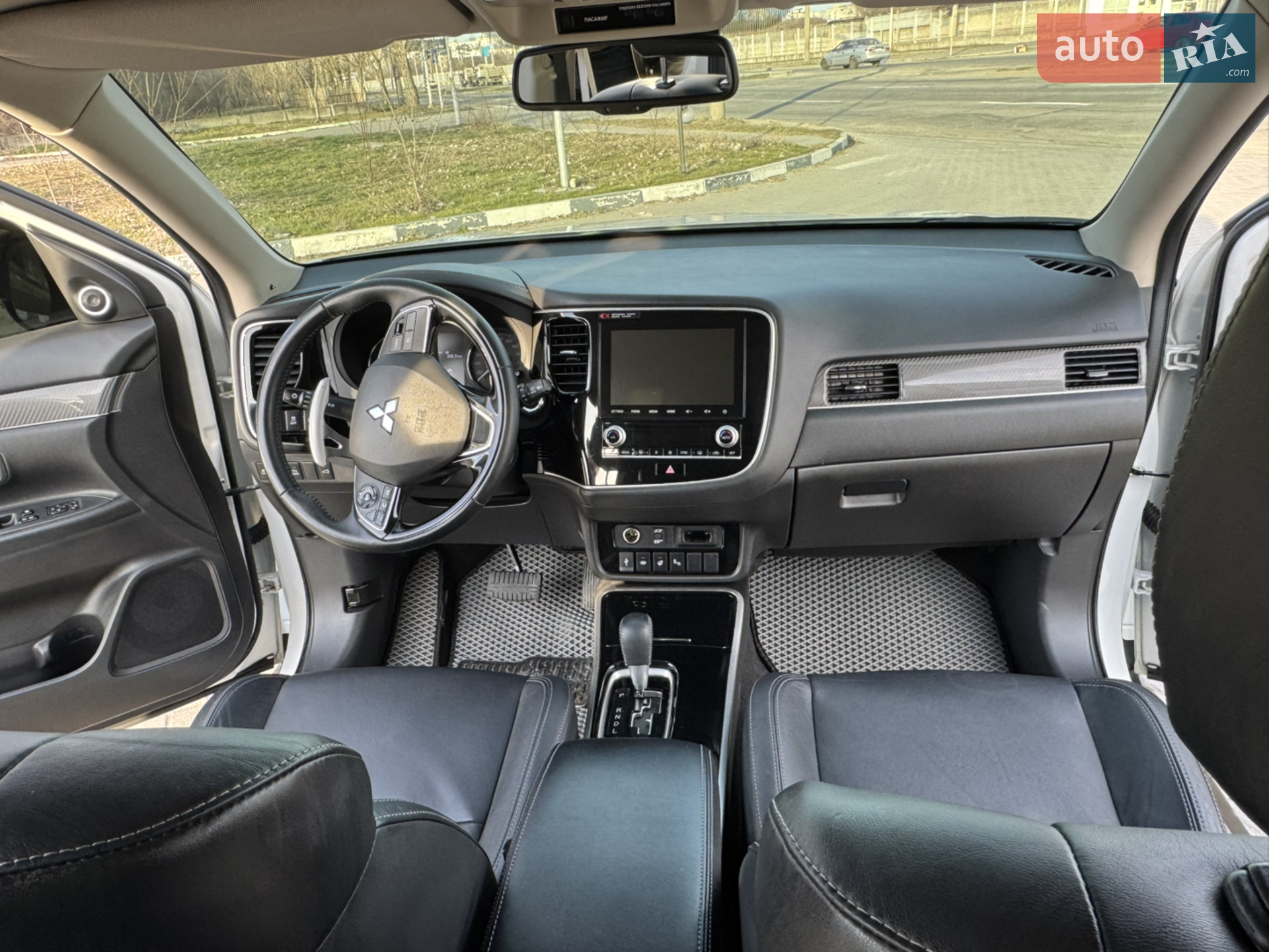 2020 Mitsubishi Outlander - мініатюра 5
